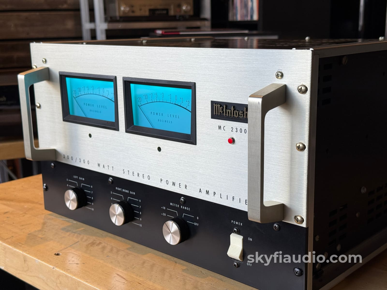 McIntosh MC2300 Vintage Amplifier - Overhauled Amplifier